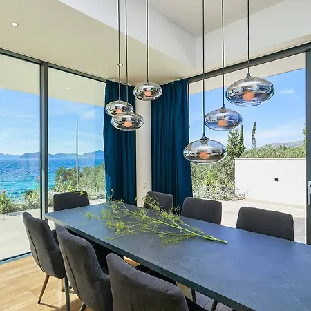 Sapphire Lagoon Villa *
